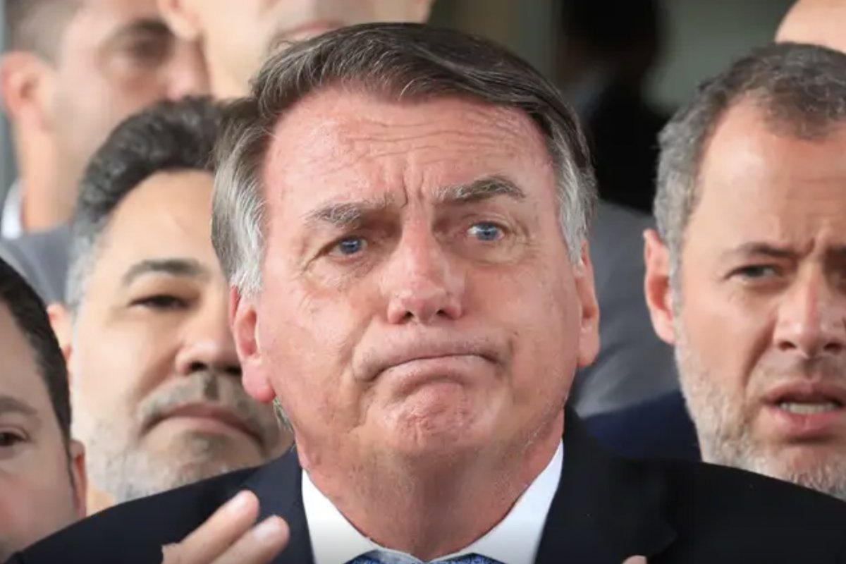 Bolsonaro se sente mal, cancela agenda em Goiás e retorna para Brasília, diz prefeito