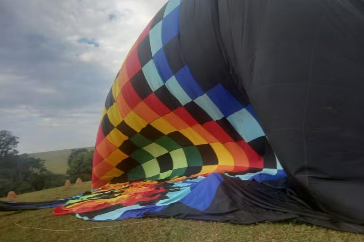 Balão com 15 tripulantes faz pouso de emergência em Sorocaba
