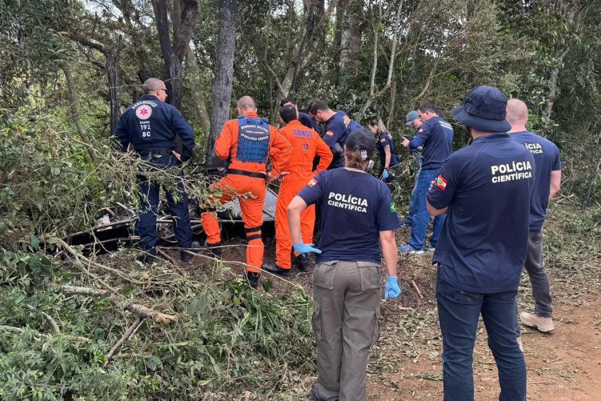 Acidente em SC: três pessoas que ficaram no balão morreram abraçadas, diz delegado