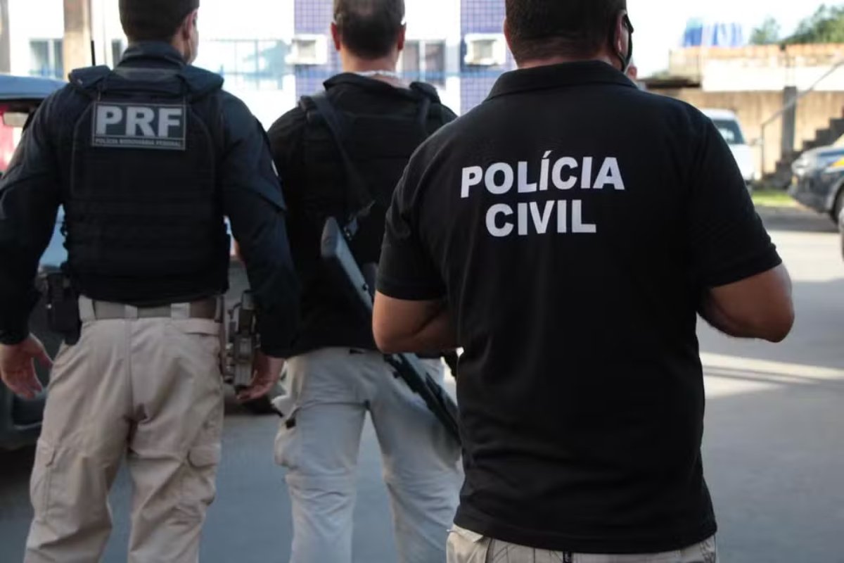 Homem morre e mãe e filho são baleados em ataque a tiros em bairro de Salvador