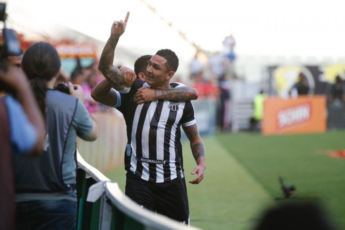 Bahia vacila no fim, cede empate para o Ceará e segue sem vencer na Copa do Nordeste