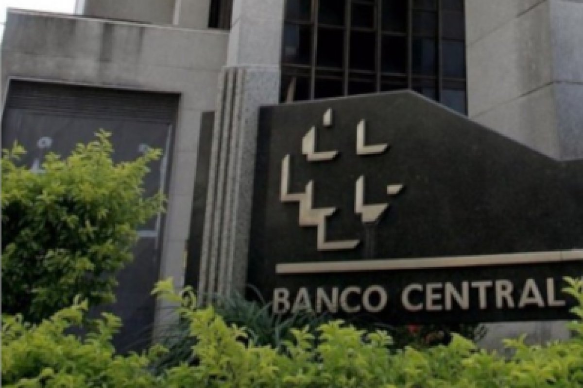 Banco Central mantém juros básicos no menor nível da história