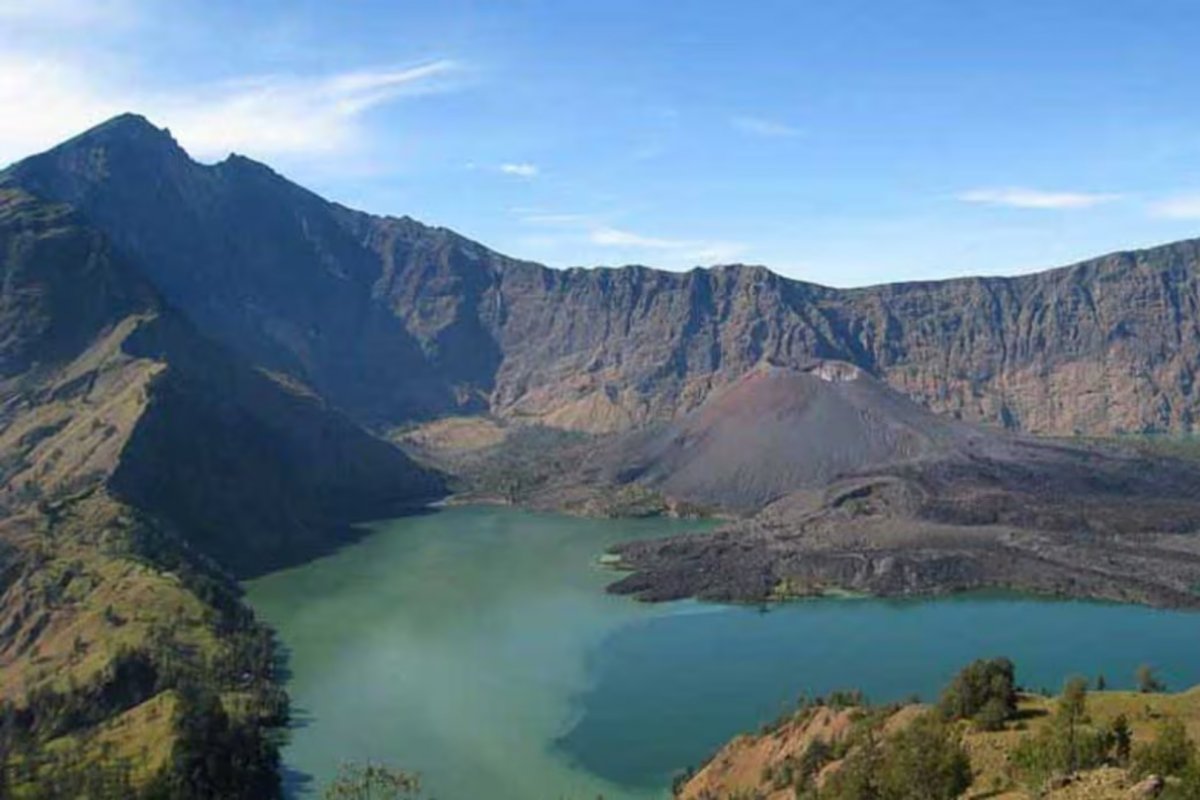 Trilha de vulcão na Indonésia, onde brasileira caiu, registrou 180 acidentes e 8 mortes nos últimos 5 anos