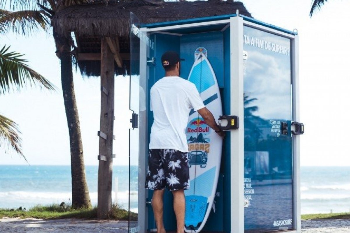 Rio de Janeiro ganha serviço de compartilhamento de pranchas de surf
