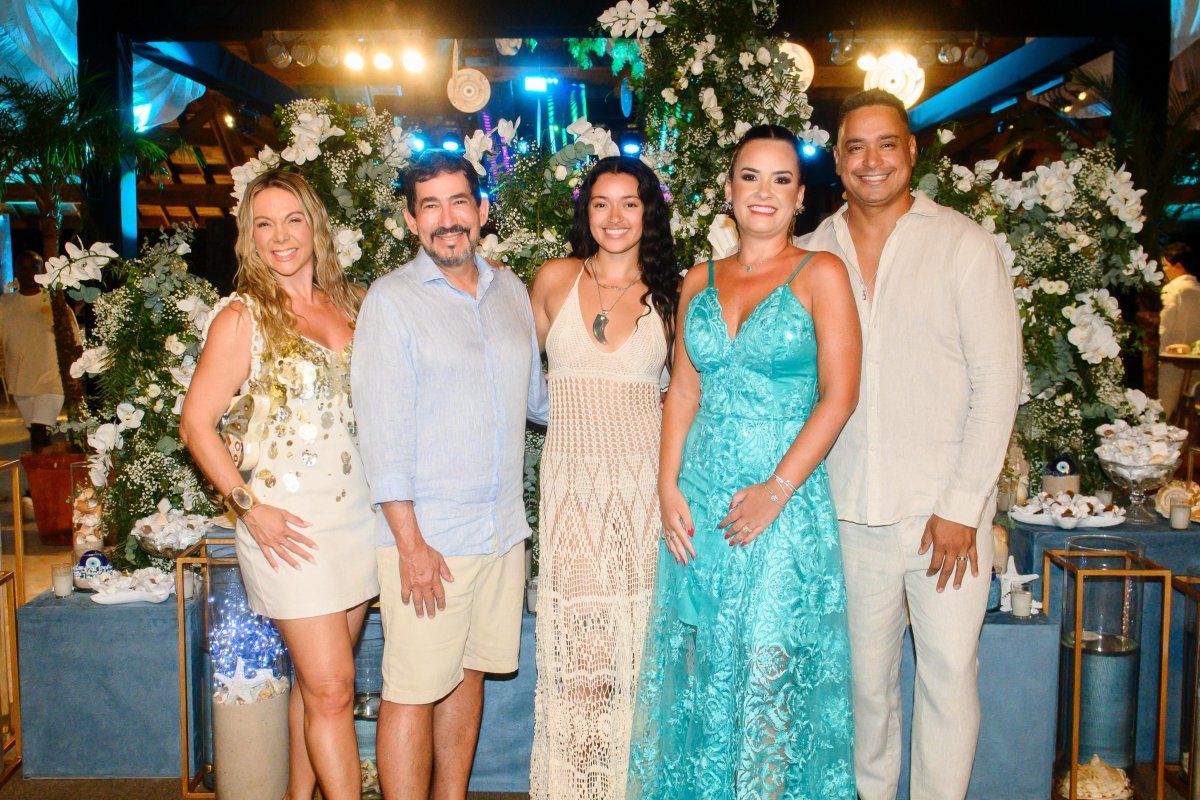 Empresária Gabriela Pimenta celebra aniversário na Praia do Forte com a presença de famosos! 