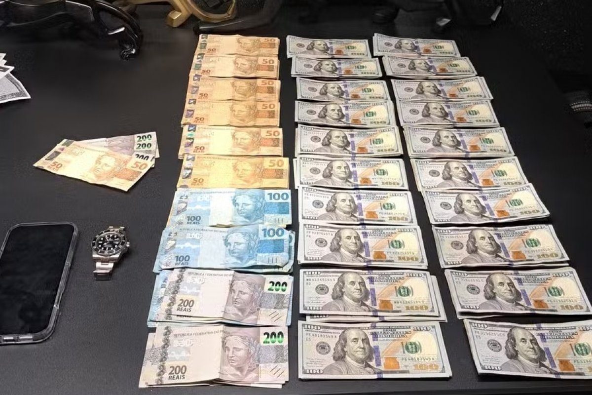 Dois policiais civis são presos em operação contra vazamento de informações sigilosas na Polícia de SP