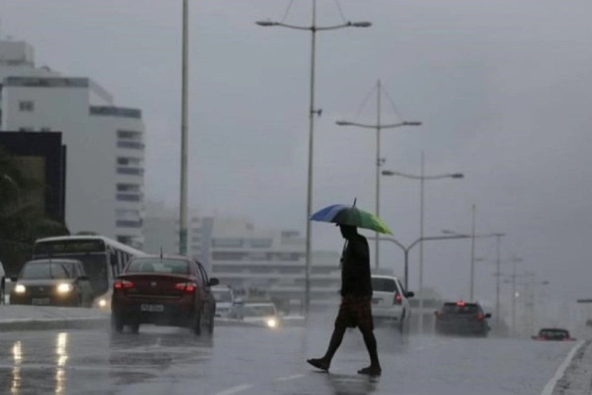 Inmet emite alerta para chuvas intensas e baixa umidade em diversas cidades da Bahia
