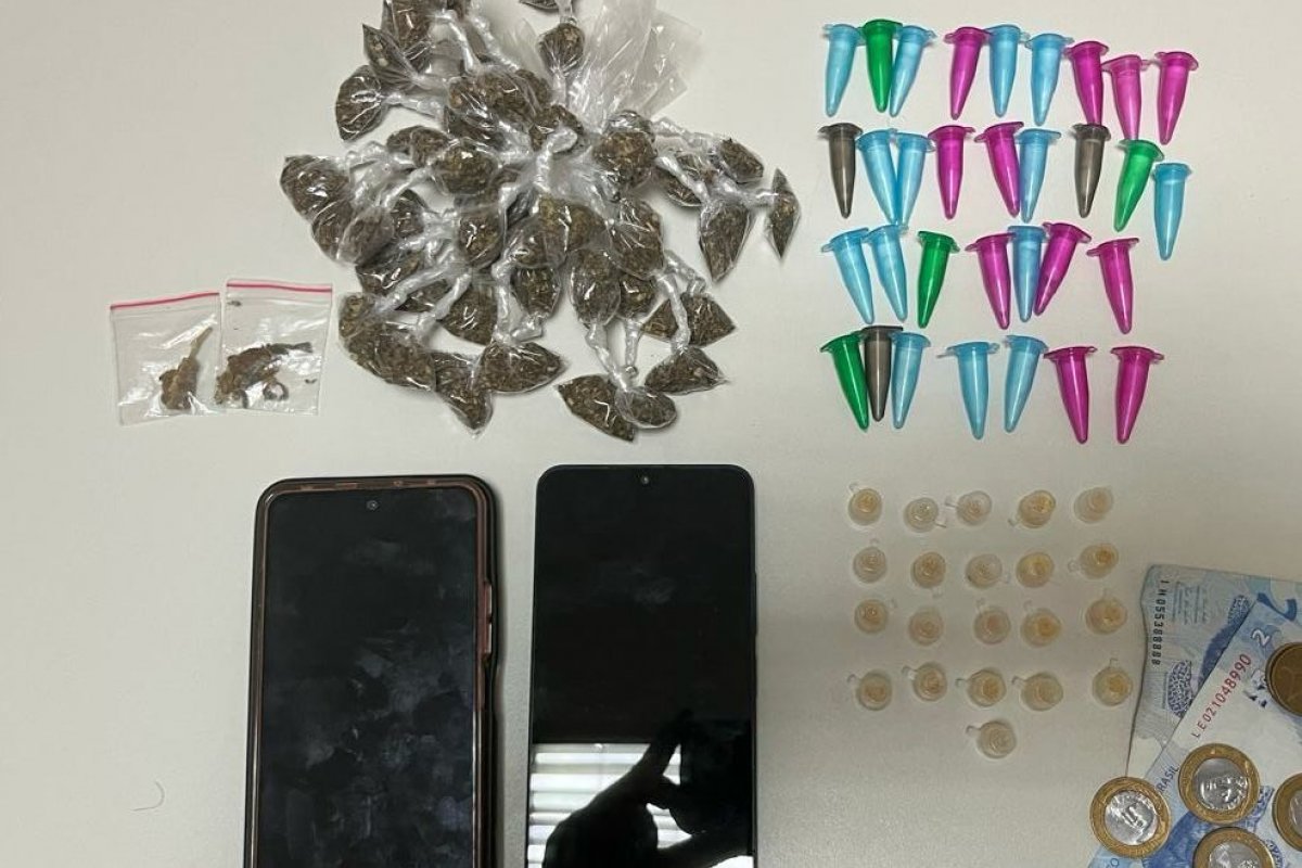 Adolescente é apreendido com 52 porções de maconha em Nova Brasília de Valéria