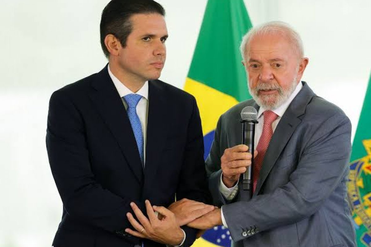 Motim do Congresso contra Lula envolve lista de críticas e fim de lua de mel de Hugo Motta com governo