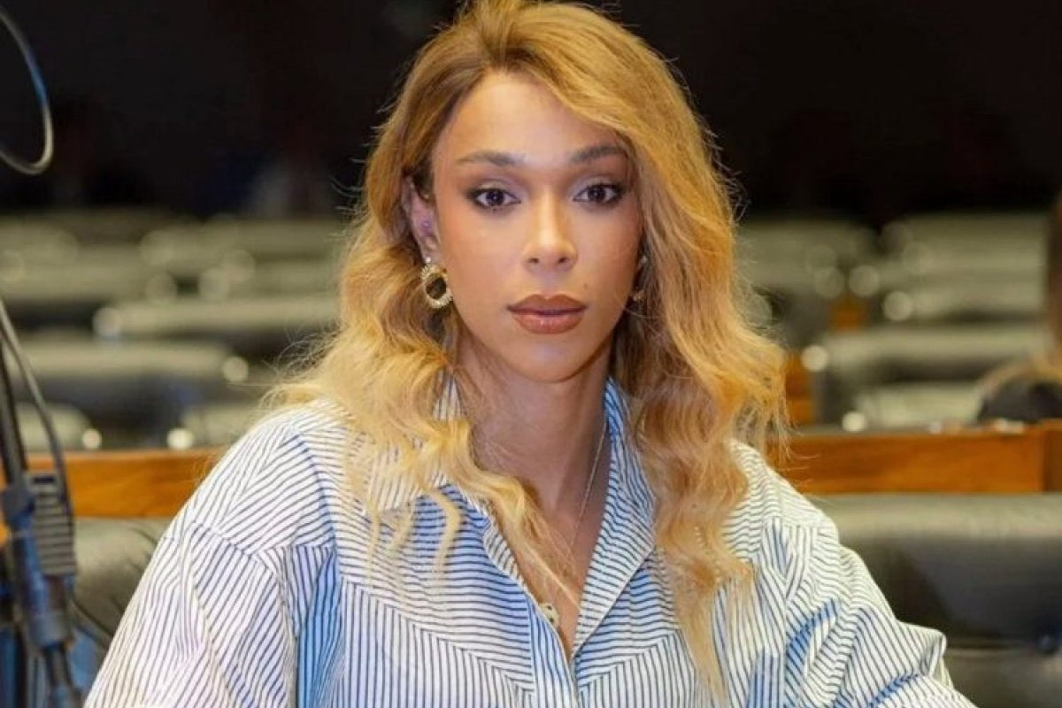 Oposição aciona PGR contra Erika Hilton por improbidade administrativa; deputada nega acusações