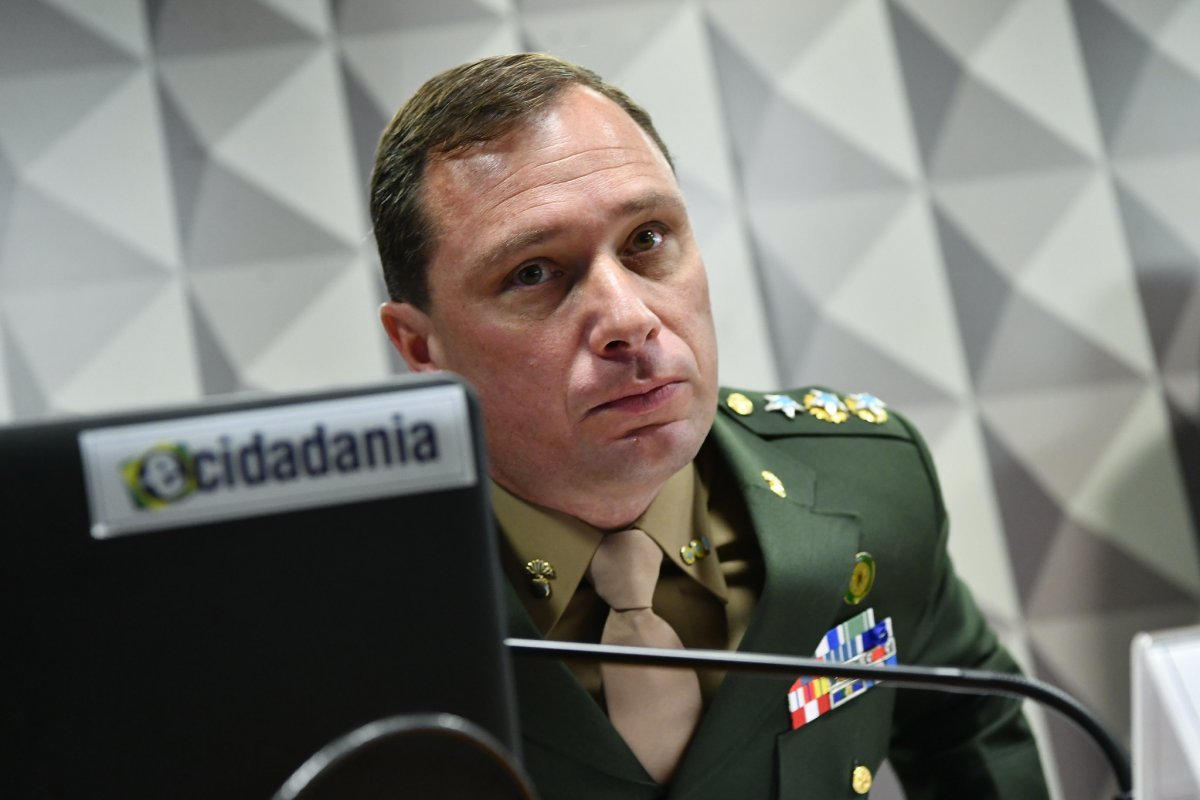 Mauro Cid alega que advogados de Bolsonaro tentaram obter informações sobre delação dele em processo que investiga trama golpista
