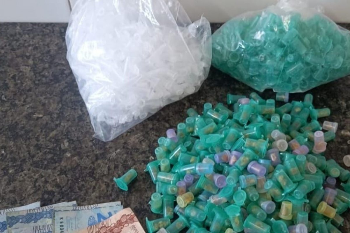 PM apreende drogas em Colinas de Periperi