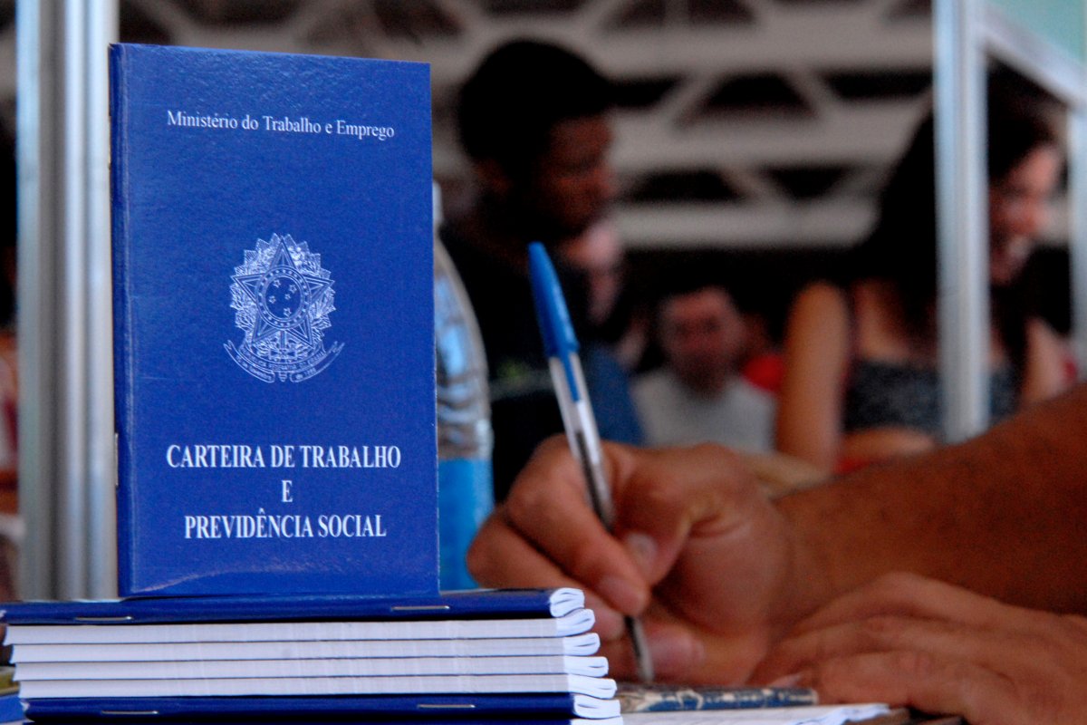 SineBahia divulga vagas de emprego para esta sexta-feira (27) em Salvador, RMS e interior do estado