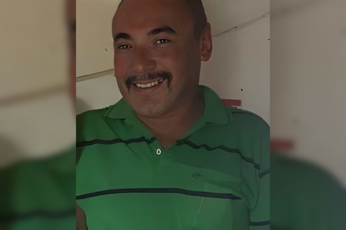 Homem esfaqueia esposa na frente de base da PM, é preso e morre em cela no RN