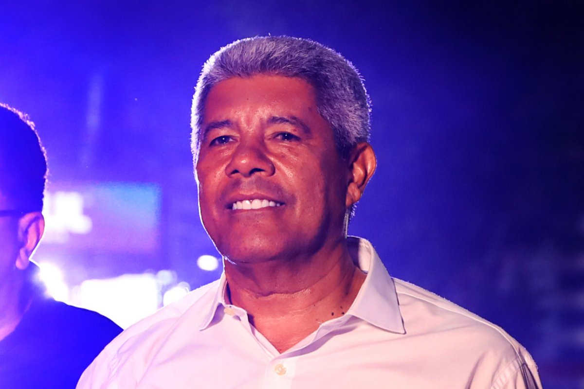 Vídeo: Jerônimo Rodrigues é vaiado durante festejos de São Pedro em Itabuna