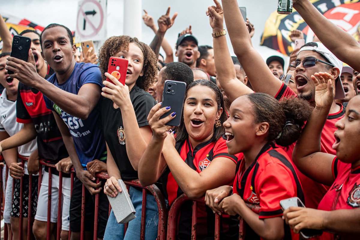 Vitória sobe no ranking nacional de torcidas e se torna a 3ª maior do Nordeste, aponta AtlasIntel