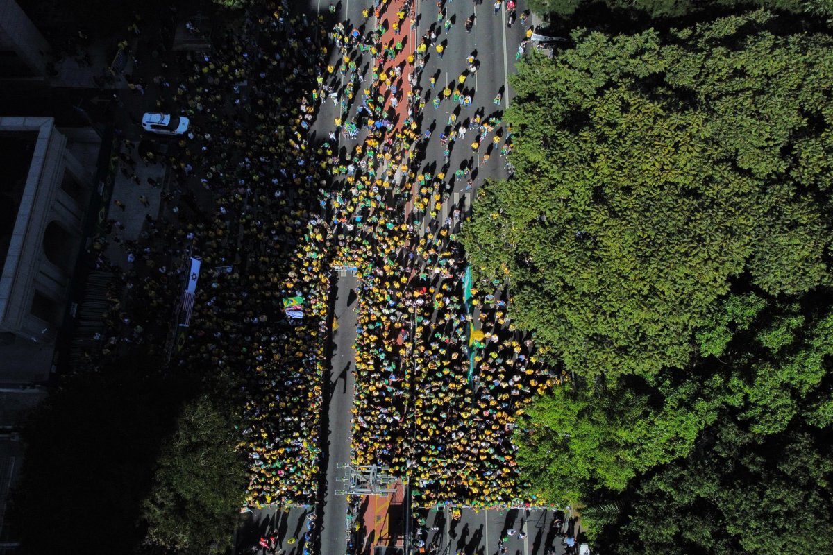 Ato bolsonarista reúne público menor, e líder do PL atribui a jogo e a fim do mês