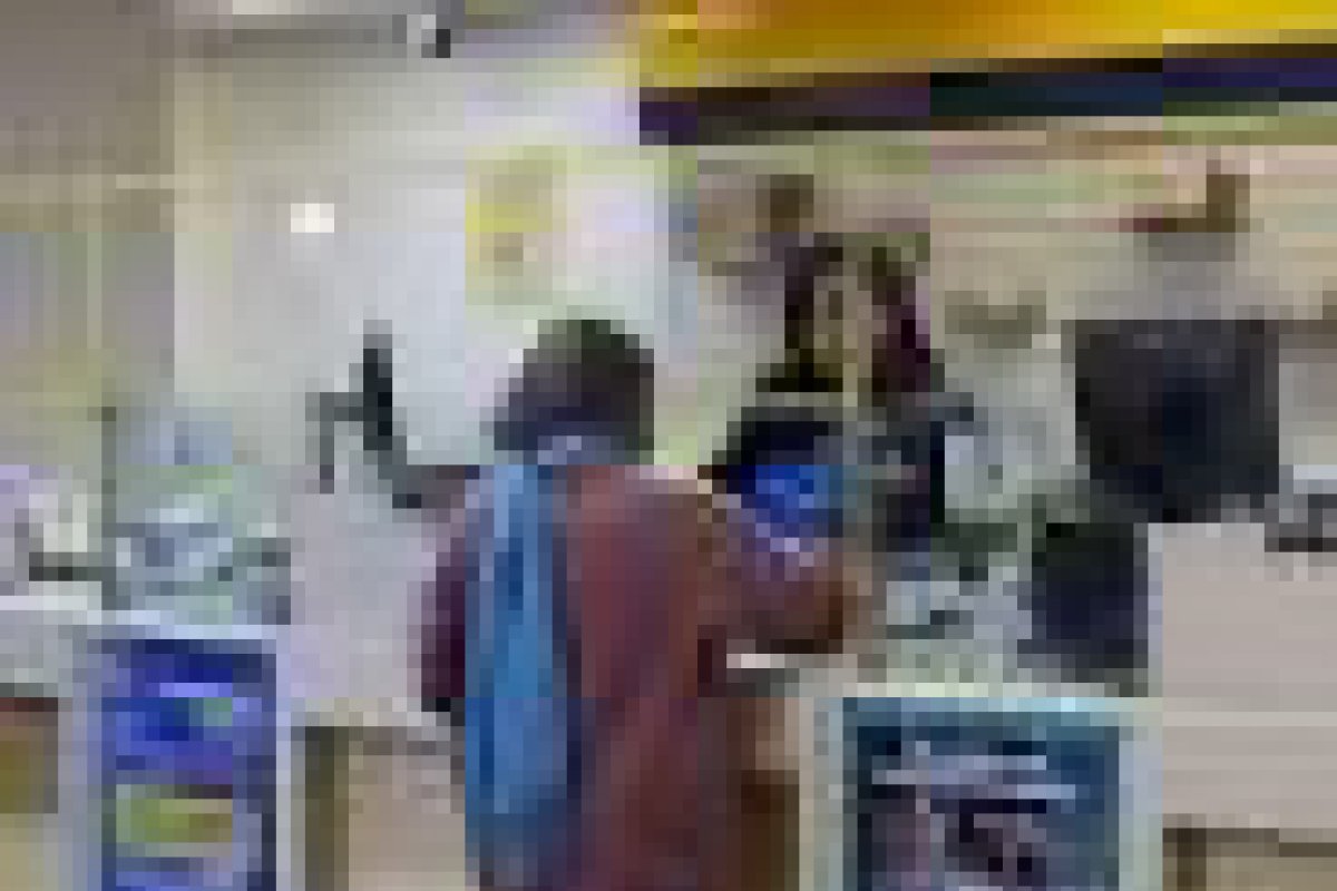 Correios atendem 1,3 milhão de aposentados sobre débitos indevidos