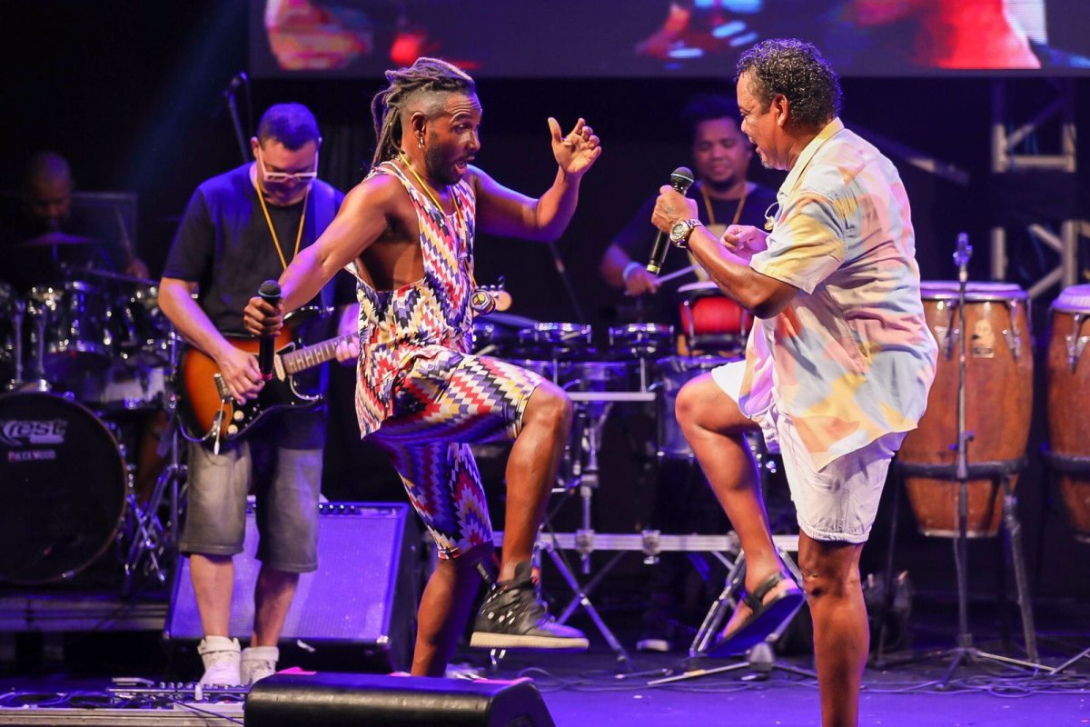 É o Tchan comanda "Festa dos Caboclos" no feriado de 2 de Julho! 
