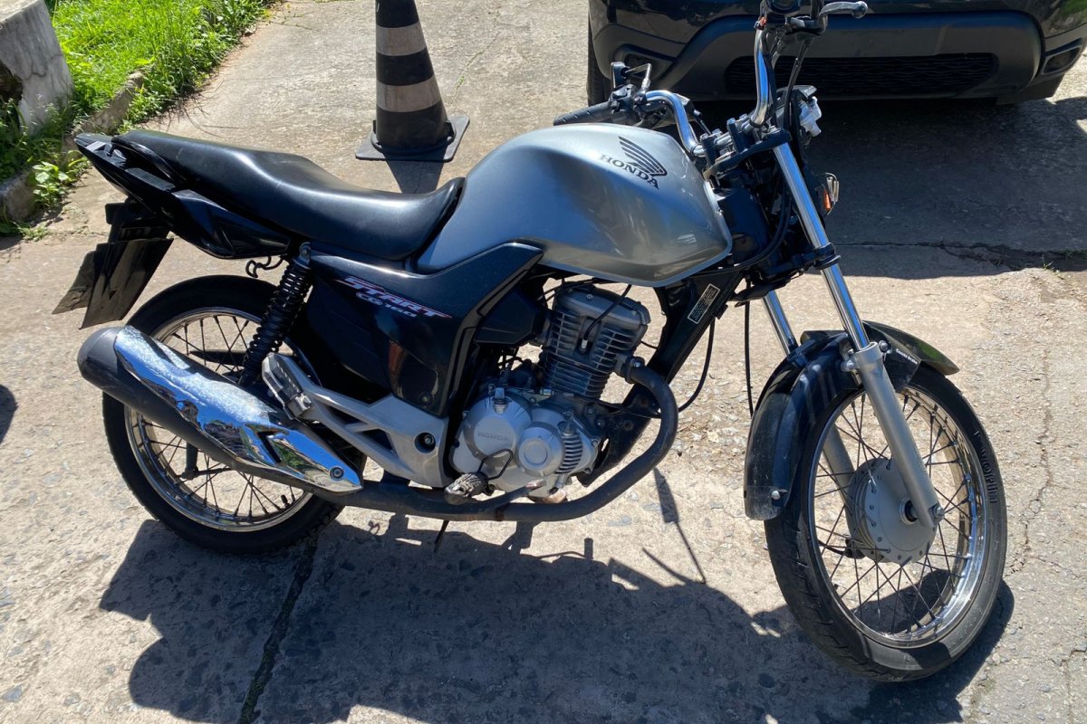 Polícia Militar recupera moto adulterada e abandonada na Liberdade