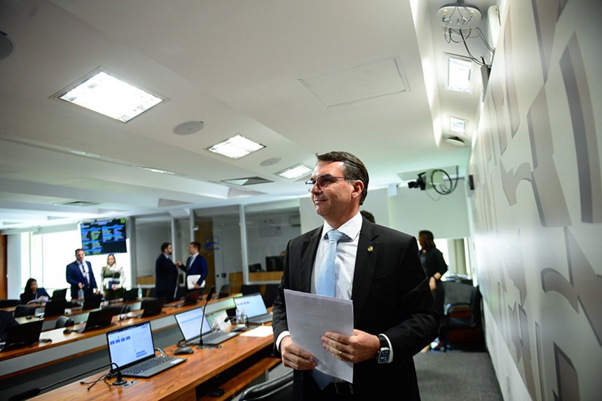 Comissão do Senado aprova usar tese de legítima defesa para ação de policiais em confrontos