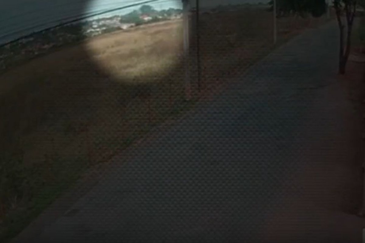 Avião de pequeno porte cai em São José do Rio Preto e deixa dois mortos