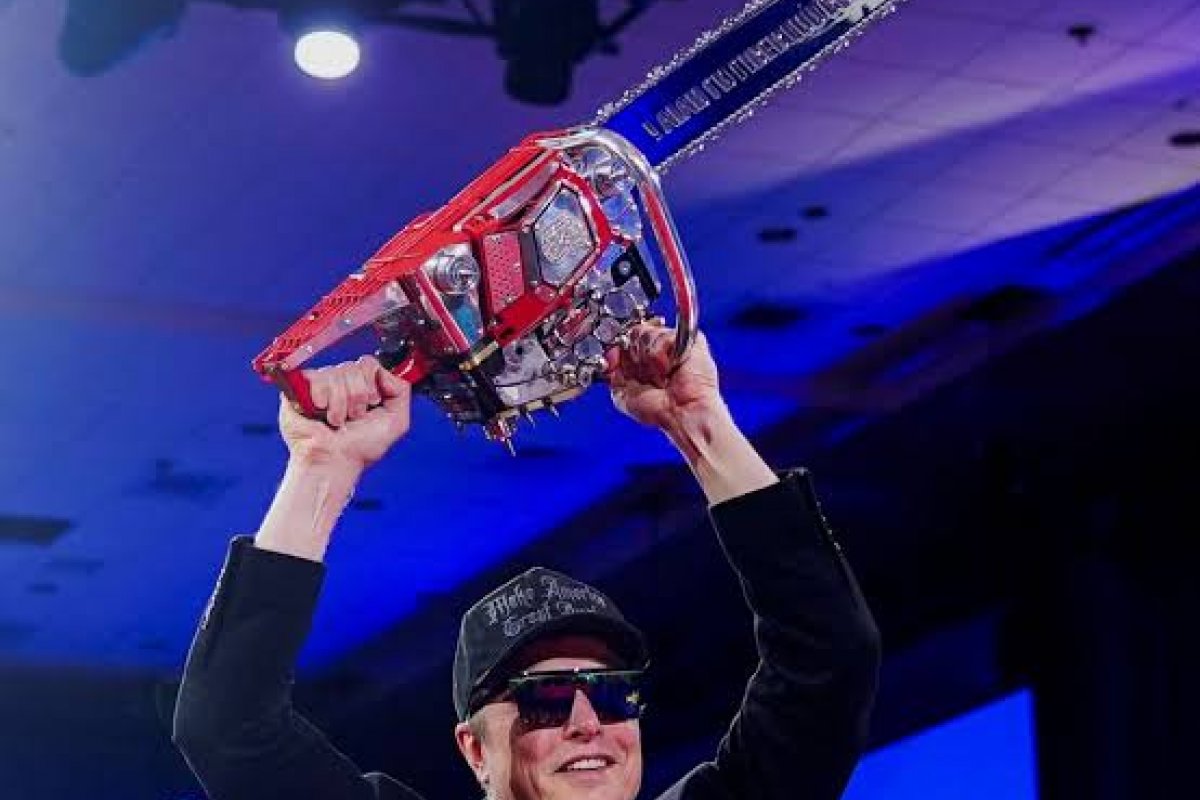 Musk diz se arrepender de ter erguido motosserra com Milei em evento com Trump