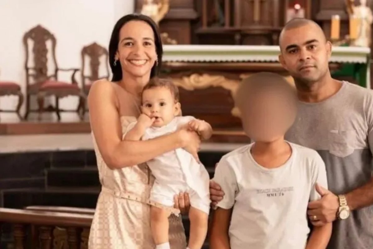 Adolescente que matou os pais e irmão pretendia jogar corpos aos porcos 