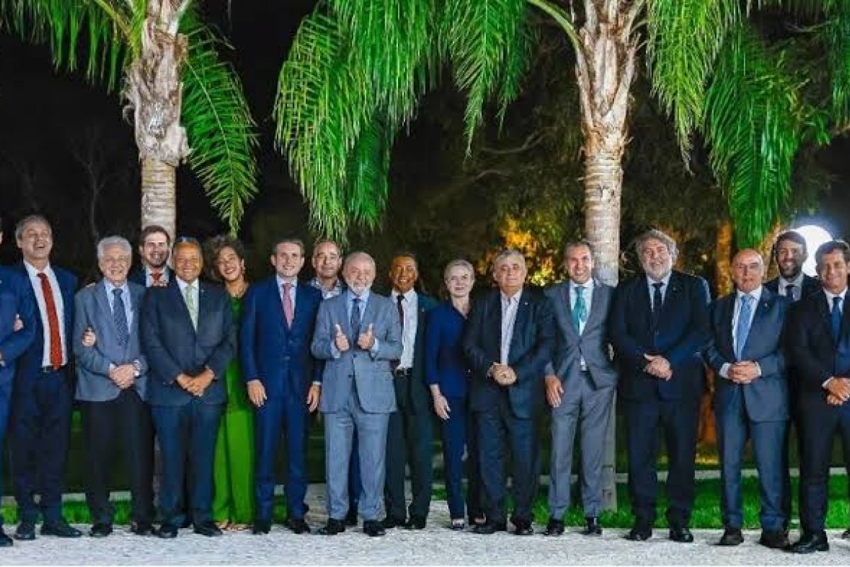 Lula rejeita sancionar aumento de deputados e avalia manter ônus com Congresso ou vetar proposta