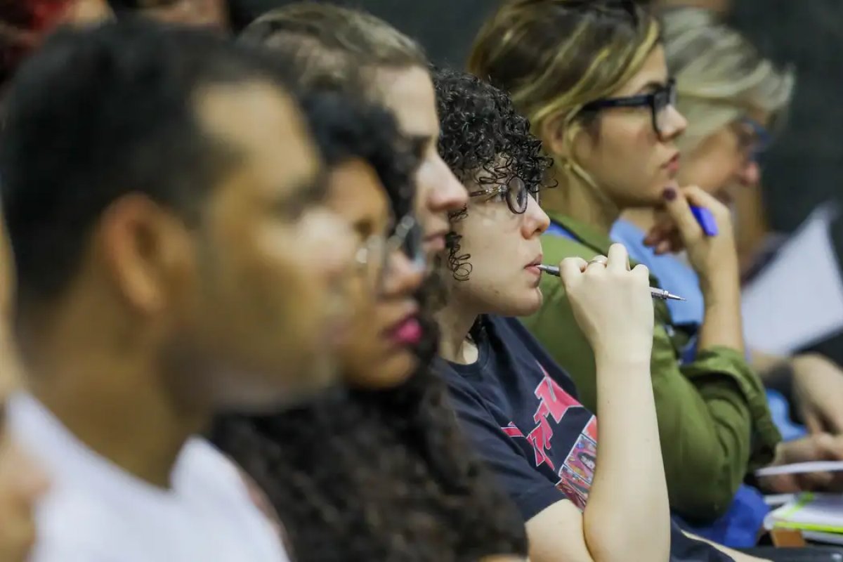 CNU 2025: Em menos de 24 horas, exame tem mais de 100 mil inscritos