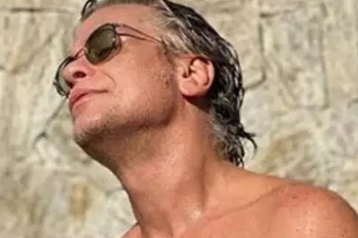 Fábio Assunção exibe corpo sarado e anima a web