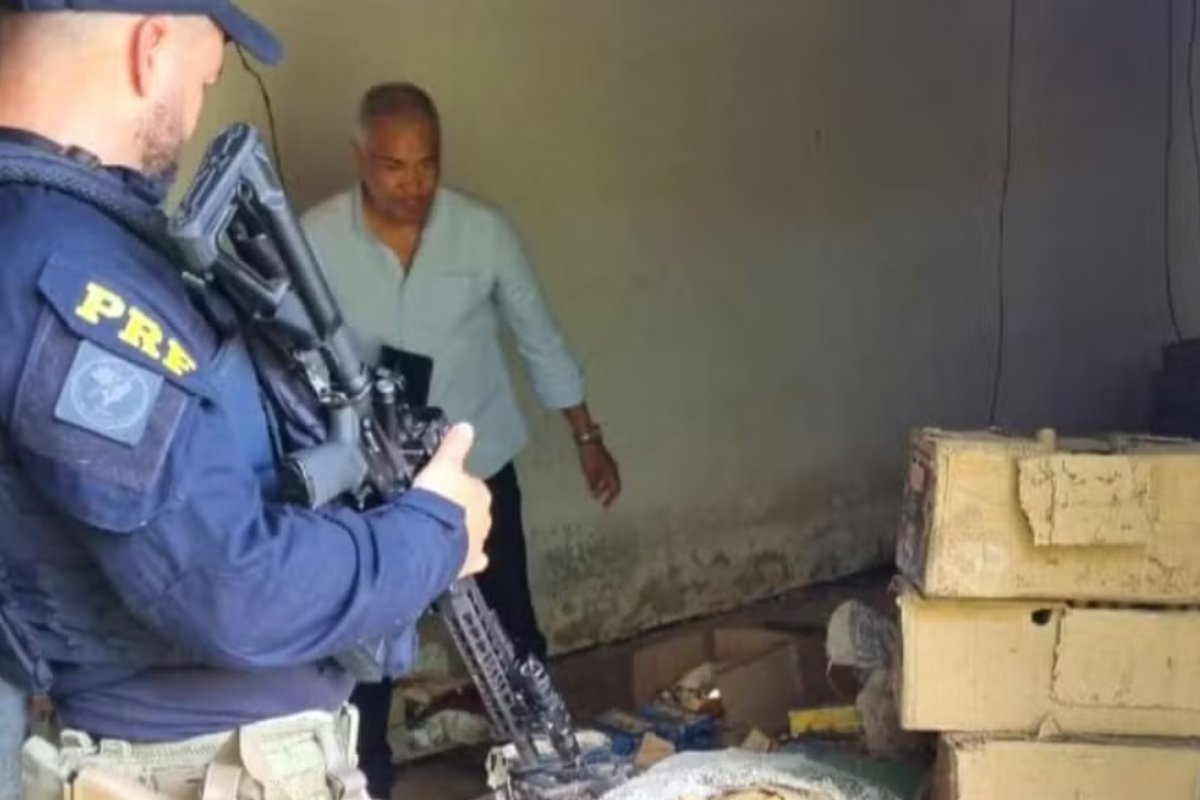 Irmãos morrem após fábrica clandestina de fogos de artifício explodir na Bahia