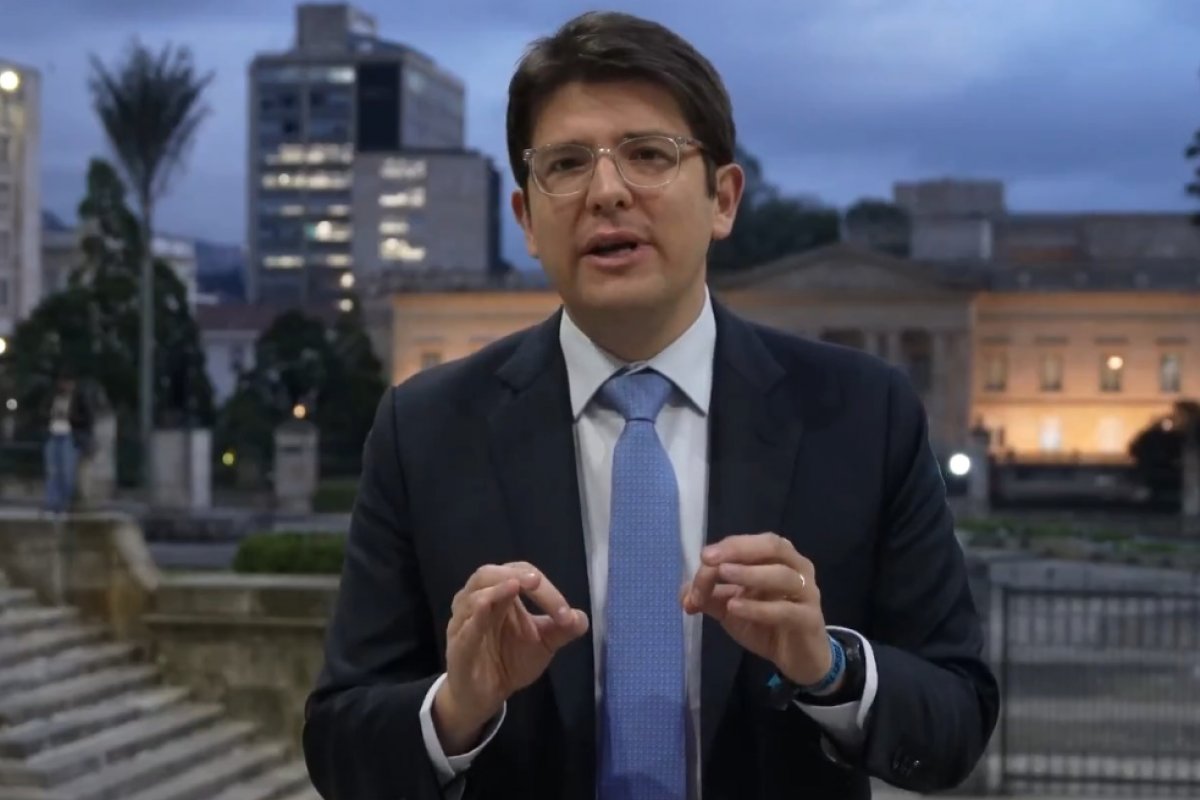 Baleado há um mês, pré-candidato à presidência da Colômbia está estável