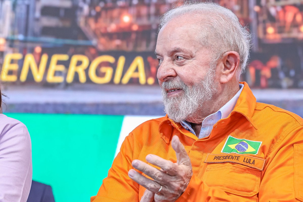 Vídeo: "Se tiver como estou pensando, esse país vai ter pela primeira vez um presidente eleito quatro vezes", afirma Lula