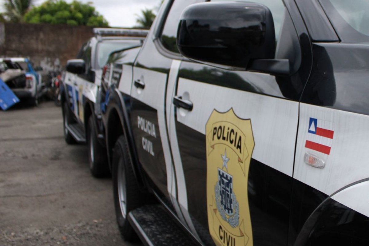 Suspeito de aplicar golpes em Arraial d’Ajuda é preso ao volante de carro de luxo
