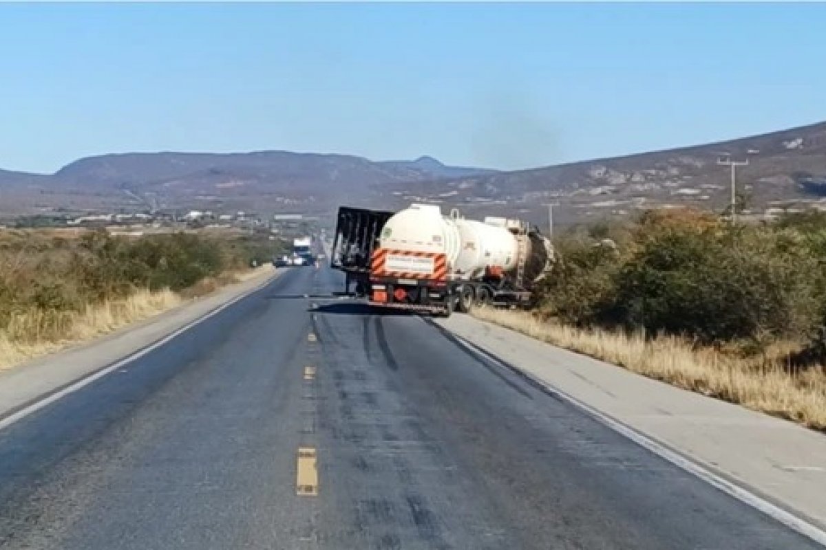 Acidente entre carreta e caminhão deixa dois mortos na região da Chapada Diamantina