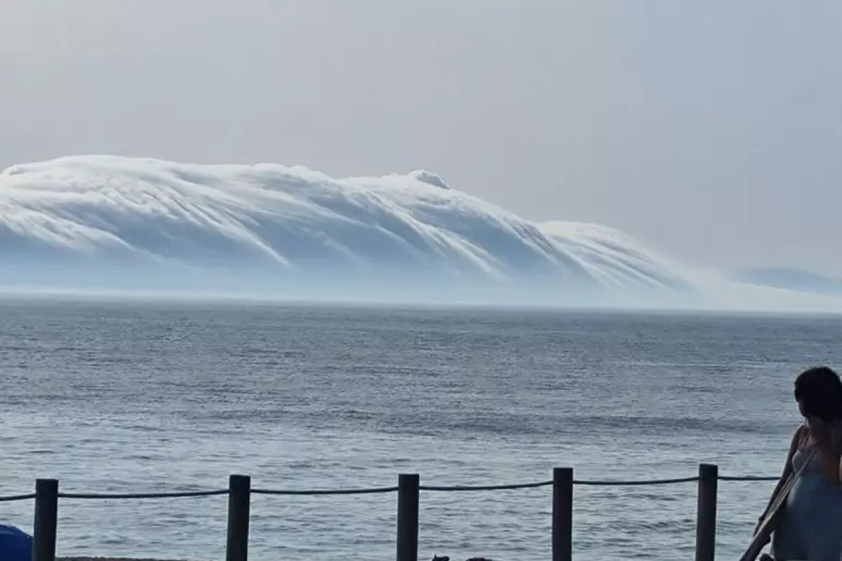 Vídeo: nevoeiro misterioso é registrado em praia de Portugal
