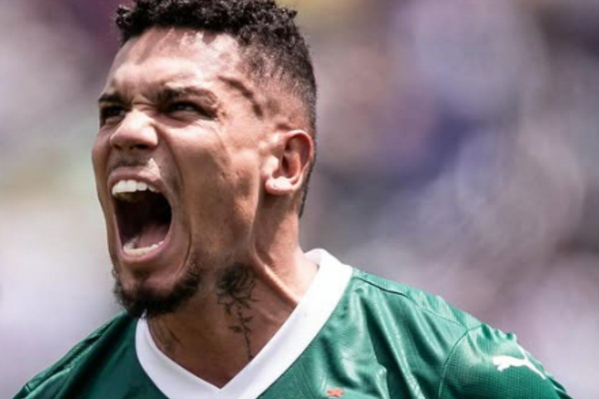 Paulinho anuncia que não jogará mais em 2025 devido à cirurgia: 'corpo pediu atenção'