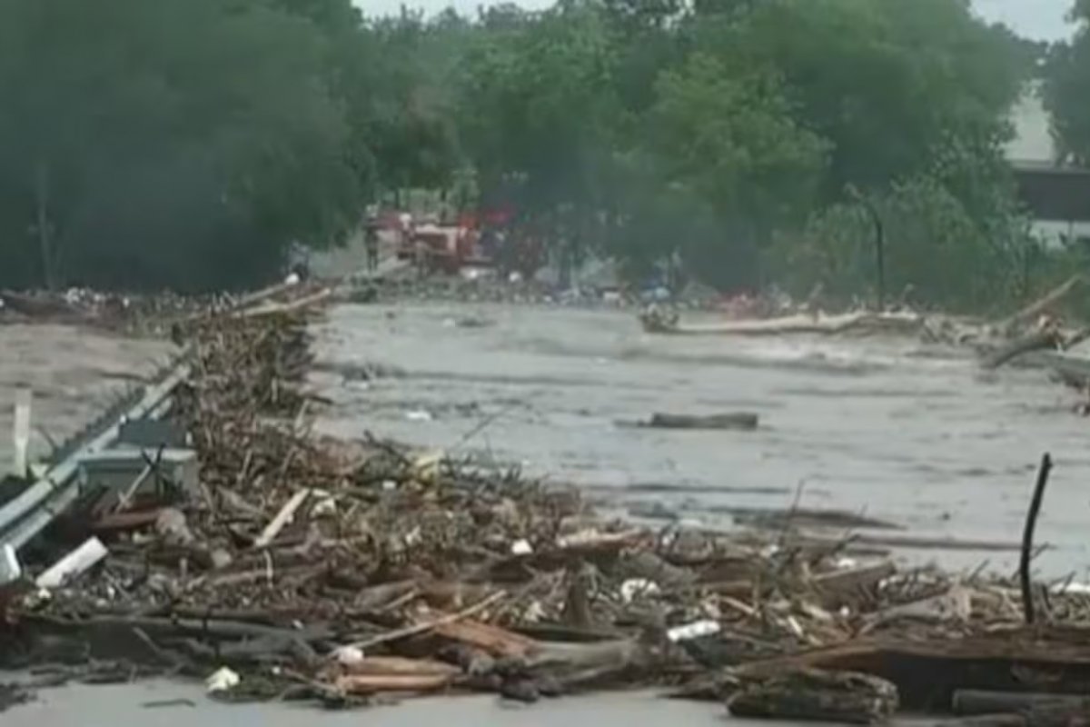 Enchentes no Texas: número de mortos sobe para 67