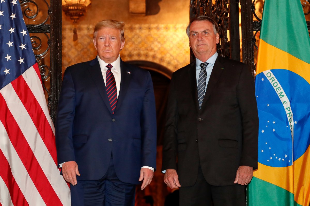 Trump diz que Brasil persegue Bolsonaro e que ex-presidente não é culpado de nada