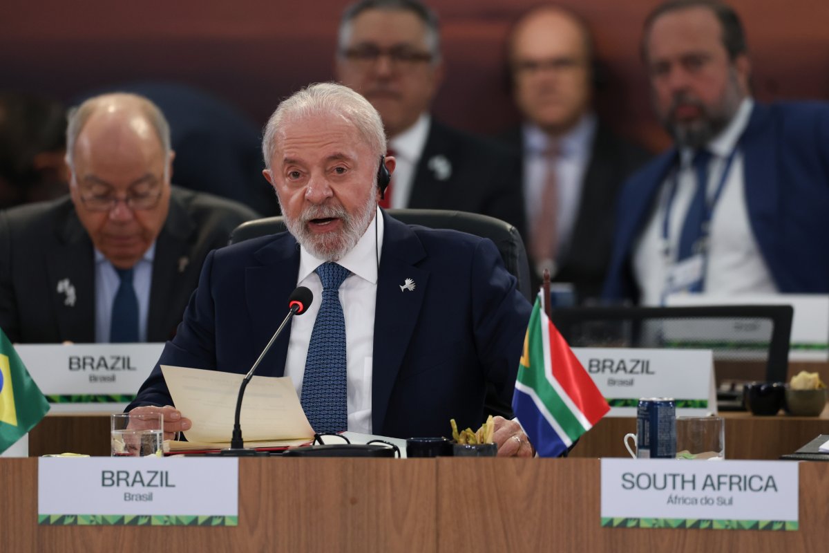Lula critica no Brics negacionismo climático e unilateralismo