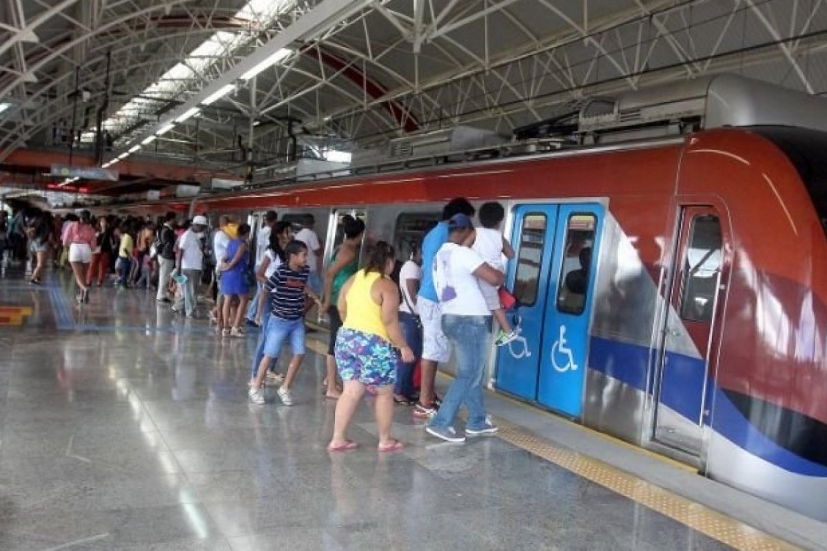 Metrô oferece serviços e apresentações musicais gratuitos
