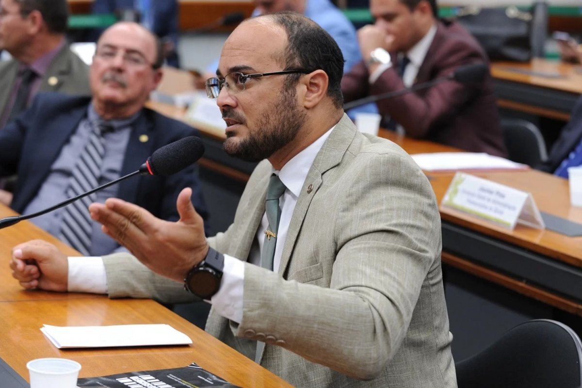 Alden diz que Lula quer aumentar IOF para bancar campanha eleitoral de 2026