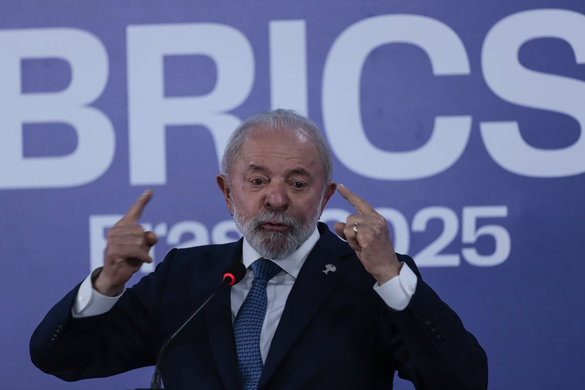 Lula diz que derrubada de IOF foi inconstitucional, mas que divergência é da política