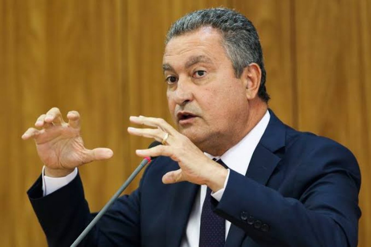 Rui Costa critica volume de emendas e diz que modelo não existe em nenhum lugar do mundo
