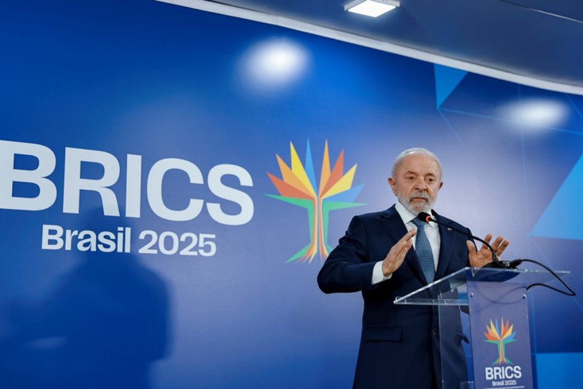 Lula volta a criticar ameaças de Trump sobre taxação e defende "soberania" do Brics: "Não aceitamos intromissão de quem quer que seja"