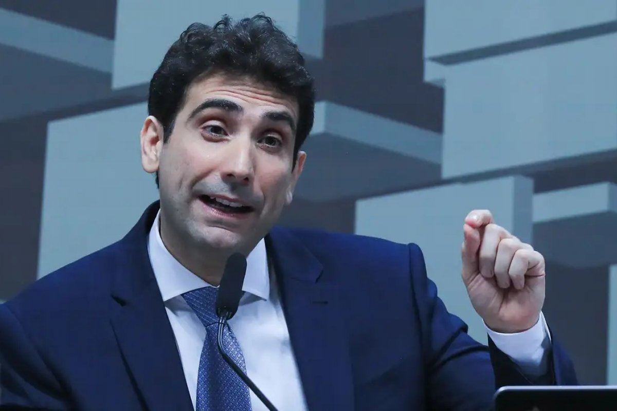 Galípolo diz que Copom não espera ganhar prêmio de “miss simpatia” com Selic a 15%; taxa é a maior desde 2006