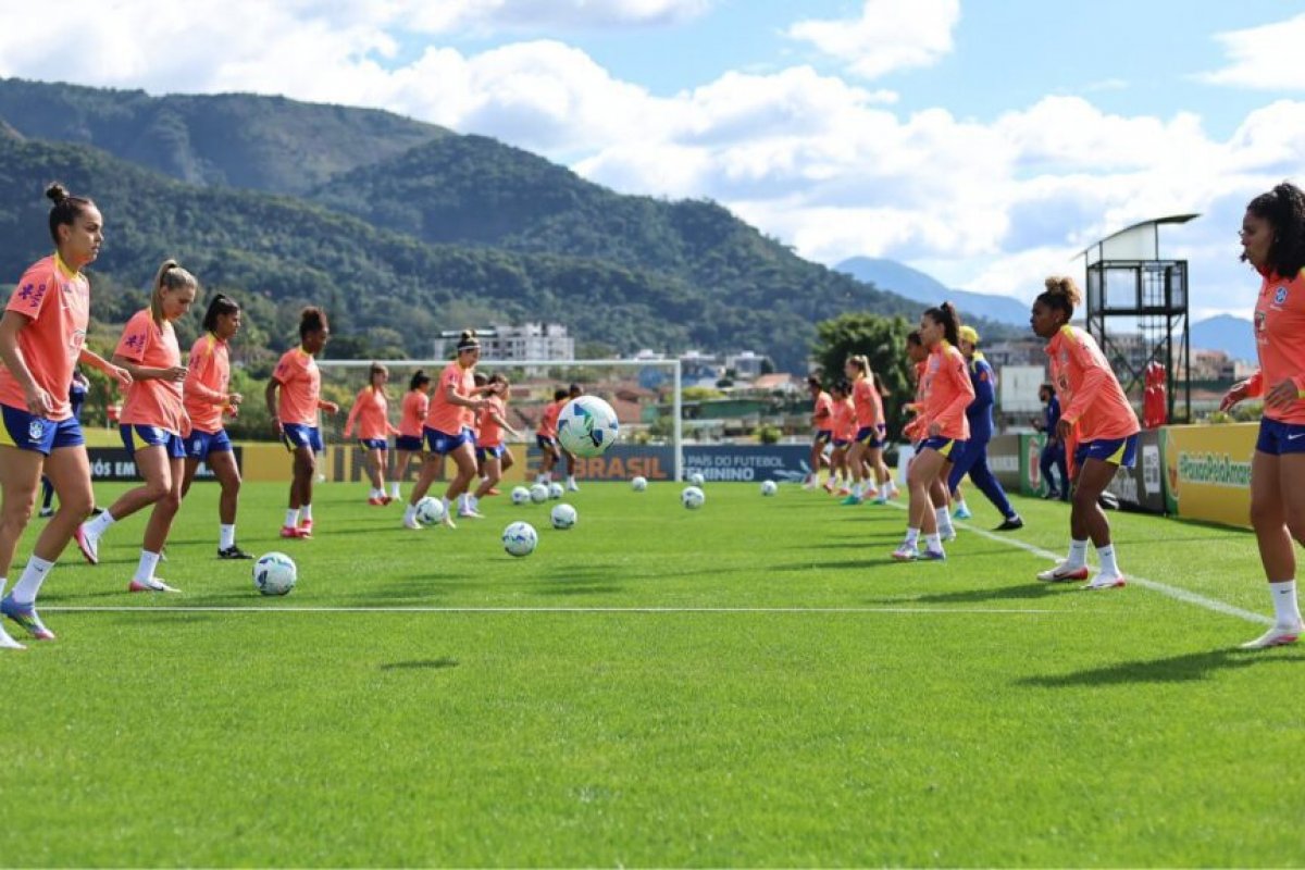 Seleção feminina inicia busca pelo nono título da Copa América neste domingo (13)