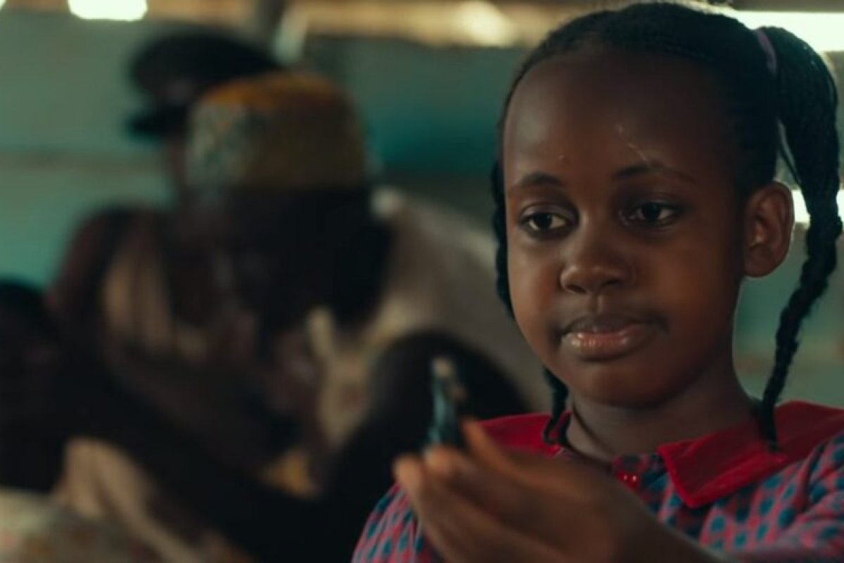 Jovem atriz de 'Rainha de Katwe' morre aos 15 anos