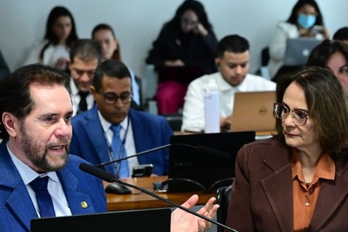 Propostas que reduzem a idade para mamografia no SUS vão para votação na Câmara